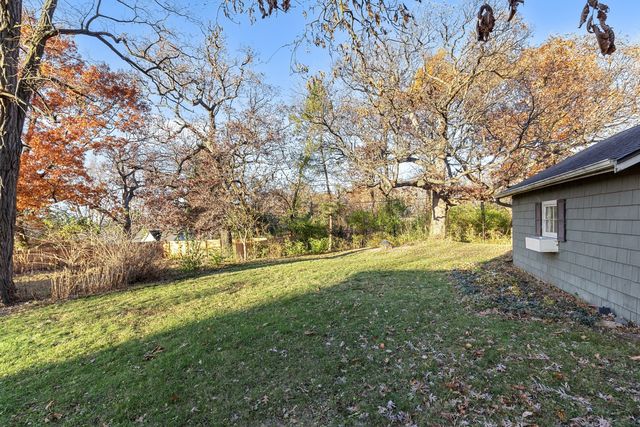 1326 Brownwood Drive, Rockford, IL 61107