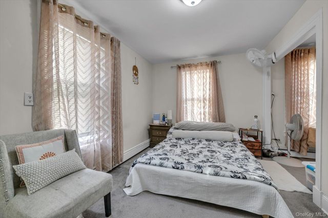 70 Hinsdale Avenue, Floral Park, NY 11001