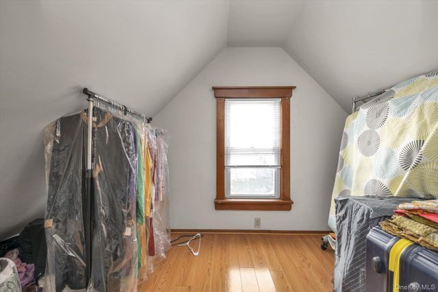 70 Hinsdale Avenue, Floral Park, NY 11001