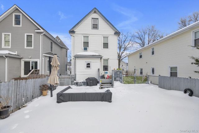 70 Hinsdale Avenue, Floral Park, NY 11001