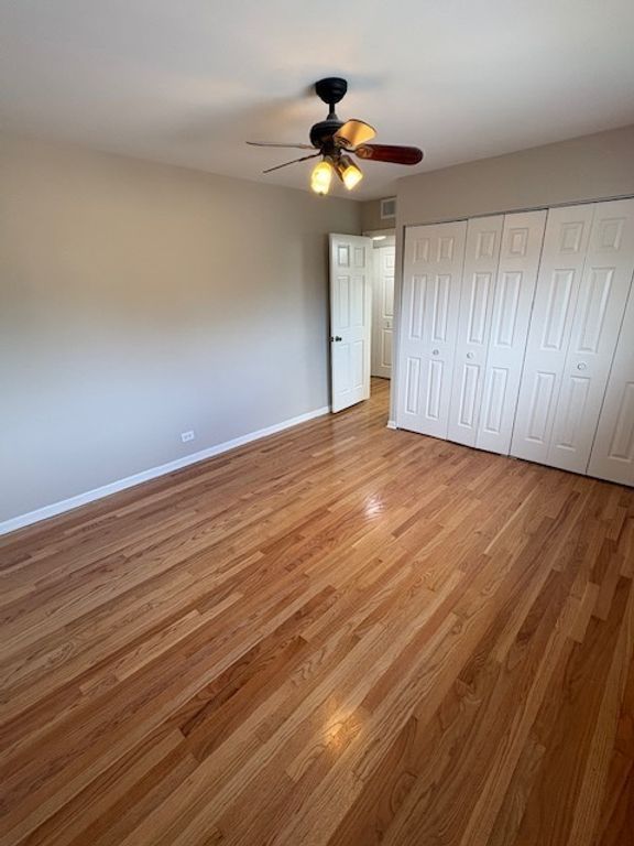 Image 12 of property listing at 975 N York Street, Elmhurst, IL 60126