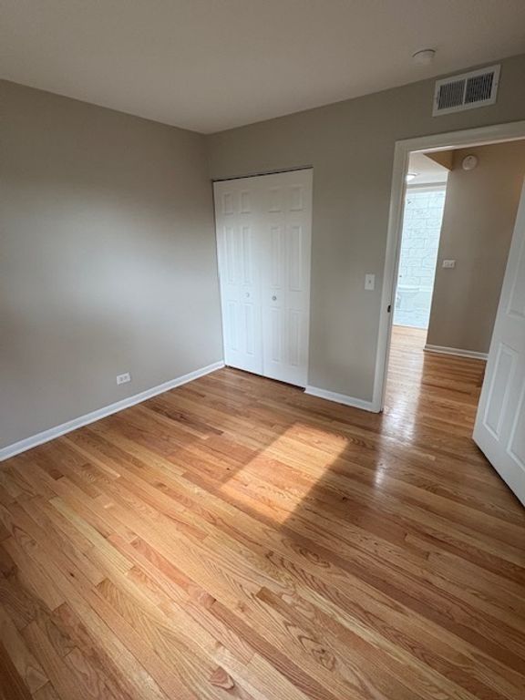 Image 14 of property listing at 975 N York Street, Elmhurst, IL 60126