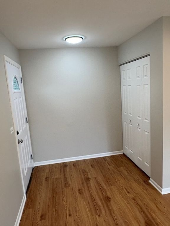 Image 4 of property listing at 975 N York Street, Elmhurst, IL 60126