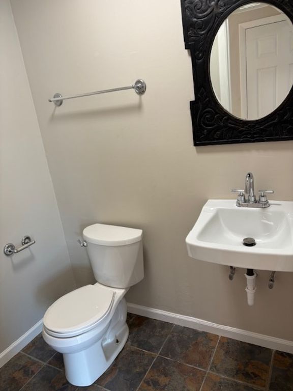 Image 7 of property listing at 975 N York Street, Elmhurst, IL 60126