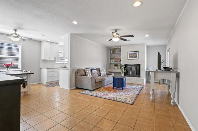10621 Mapleridge Drive, Dallas, TX 75238