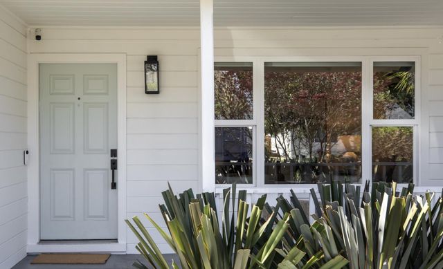 1067 17th Avenue, Redwood City, CA 94063