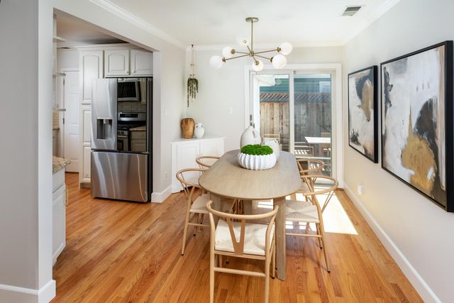 1067 17th Avenue, Redwood City, CA 94063