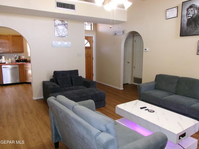 3454 BROKEN ARROW Drive, El Paso, TX 79936