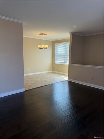 15792 CAMBRIDGE Drive, Clinton Charter Township, MI 48038