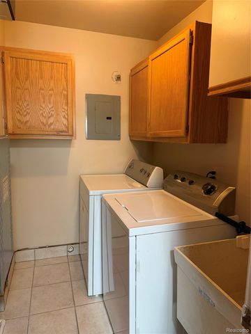 15792 CAMBRIDGE Drive, Clinton Charter Township, MI 48038