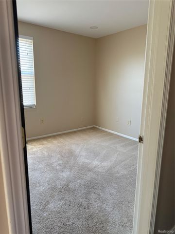 15792 CAMBRIDGE Drive, Clinton Charter Township, MI 48038
