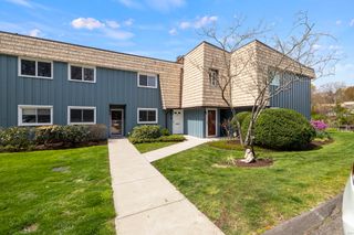 1153 Stratfield Road 1153, Fairfield, CT 06825