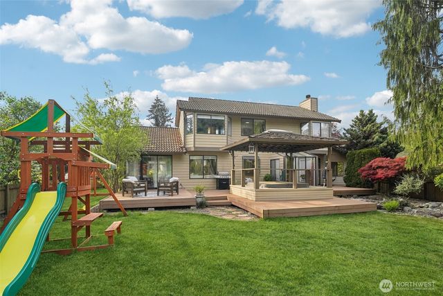 25114 Lake Wilderness Country Club Drive SE, Maple Valley, WA 98038