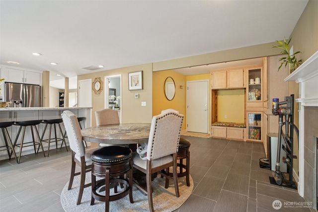 25114 Lake Wilderness Country Club Drive SE, Maple Valley, WA 98038