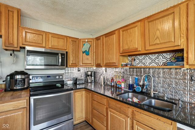 1407 W Us Highway 52, Fountaintown, IN 46130
