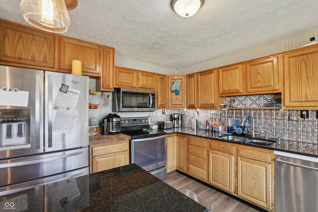 1407 W Us Highway 52, Fountaintown, IN 46130