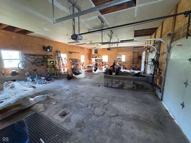 1407 W Us Highway 52, Fountaintown, IN 46130