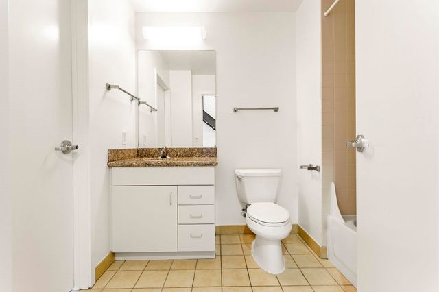 1007 41st St 333, Oakland, CA 94608