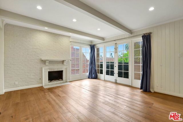 1260 S Beverly Glen Boulevard 304, Los Angeles, CA 90024