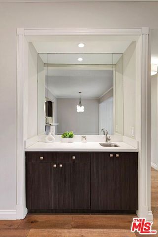 1260 S Beverly Glen Boulevard 304, Los Angeles, CA 90024