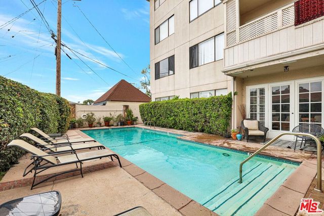 1260 S Beverly Glen Boulevard 304, Los Angeles, CA 90024