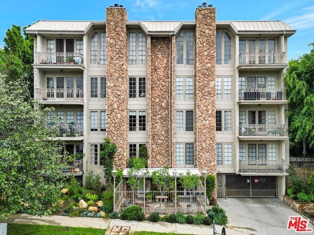 1260 S Beverly Glen Boulevard 304, Los Angeles, CA 90024