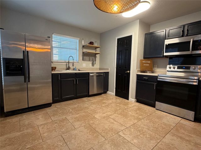7108 Walkup LN, Austin, TX 78747