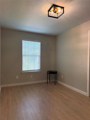 7108 Walkup LN, Austin, TX 78747
