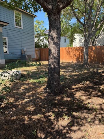 7108 Walkup LN, Austin, TX 78747
