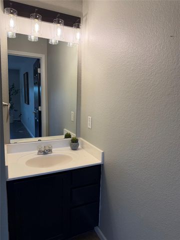 7108 Walkup LN, Austin, TX 78747