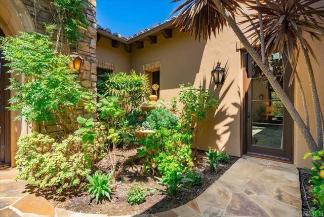 7930 Camino De Arriba, Rancho Santa Fe, CA 92067