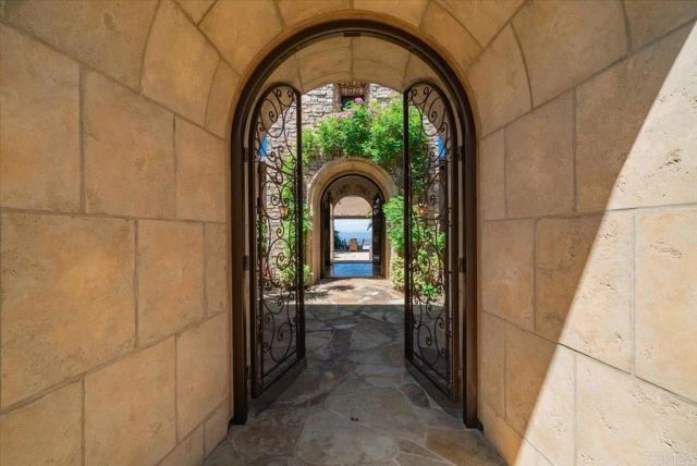 7930 Camino De Arriba, Rancho Santa Fe, CA 92067