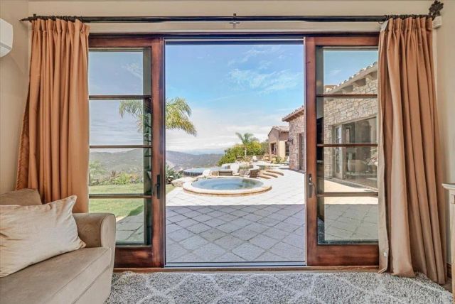 7930 Camino De Arriba, Rancho Santa Fe, CA 92067