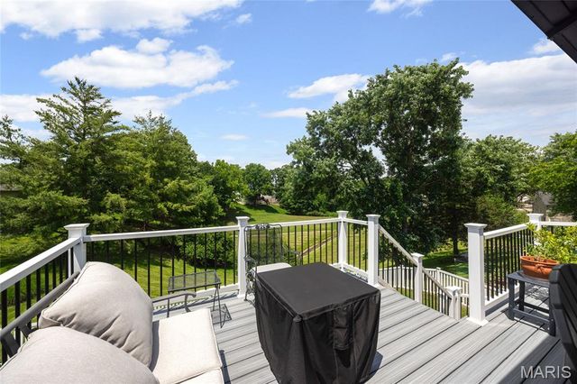 1215 Summerpoint Lane, Fenton, MO 63026