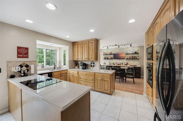 1215 Summerpoint Lane, Fenton, MO 63026