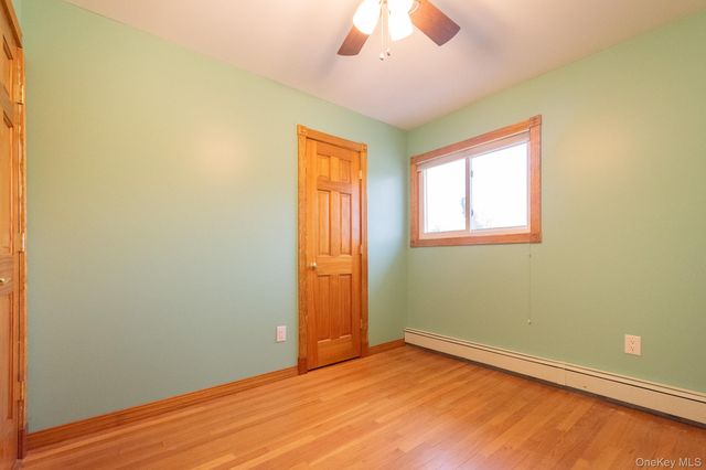 4 Manchester Drive, Bethpage, NY 11714