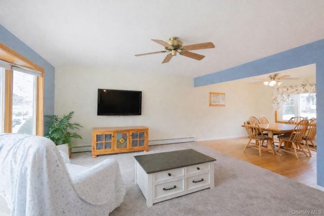 4 Manchester Drive, Bethpage, NY 11714