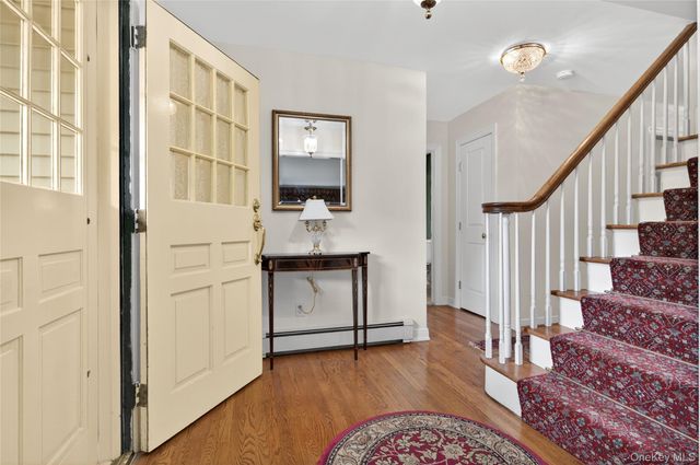 14 Mayfair Drive, Huntington, NY 11743