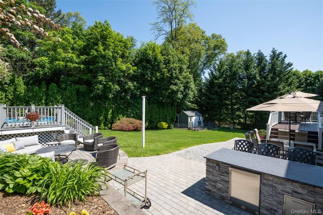 14 Mayfair Drive, Huntington, NY 11743