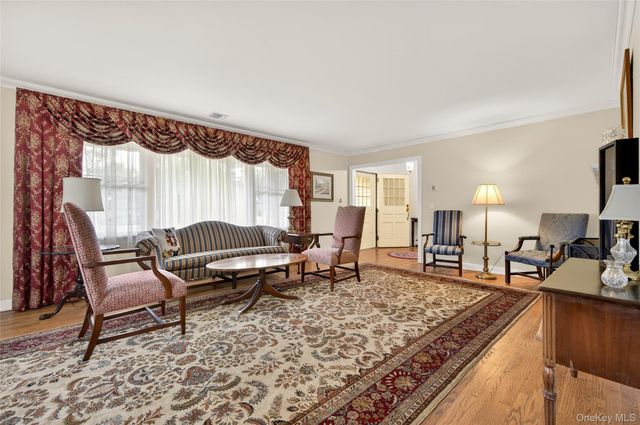 14 Mayfair Drive, Huntington, NY 11743