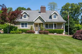 14 Mayfair Drive, Huntington, NY 11743