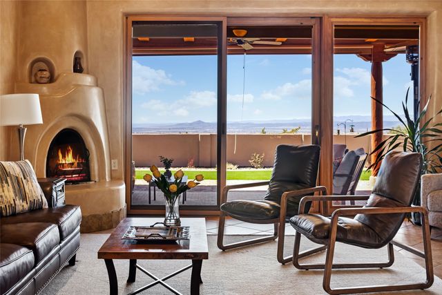 17 Sueno De Santa Fe, Santa Fe, NM 87505