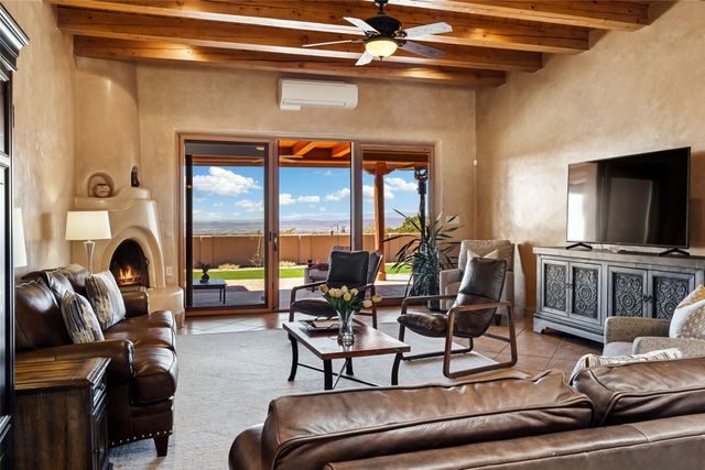 17 Sueno De Santa Fe, Santa Fe, NM 87505