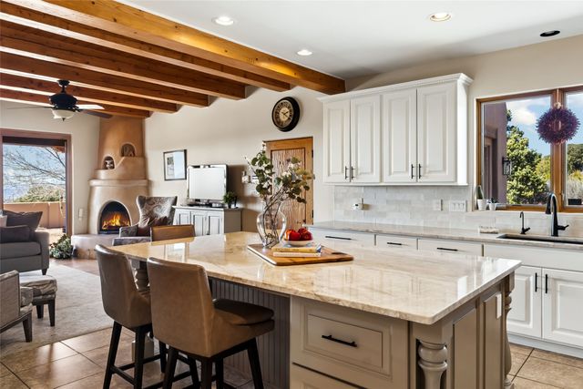 17 Sueno De Santa Fe, Santa Fe, NM 87505