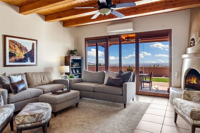 17 Sueno De Santa Fe, Santa Fe, NM 87505