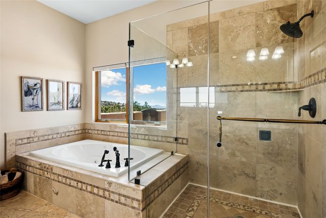 17 Sueno De Santa Fe, Santa Fe, NM 87505