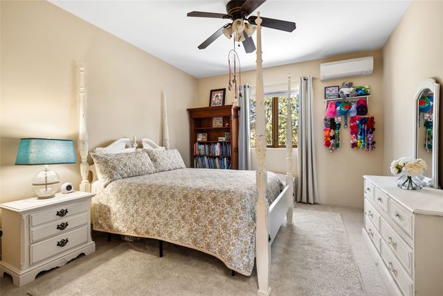 17 Sueno De Santa Fe, Santa Fe, NM 87505