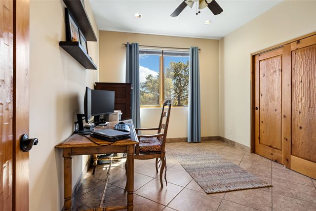 17 Sueno De Santa Fe, Santa Fe, NM 87505