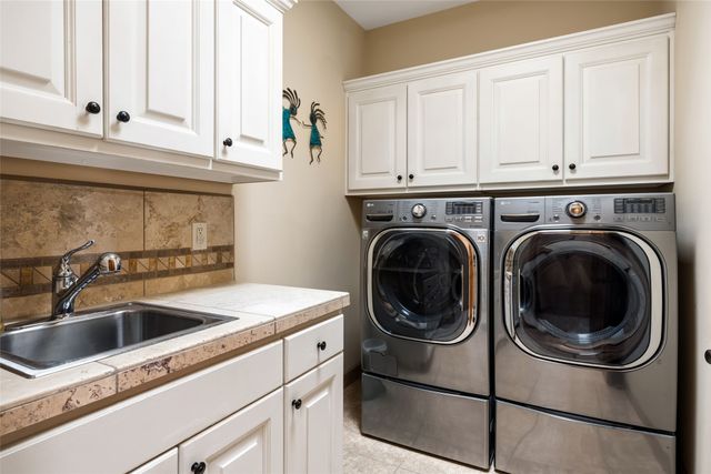 17 Sueno De Santa Fe, Santa Fe, NM 87505