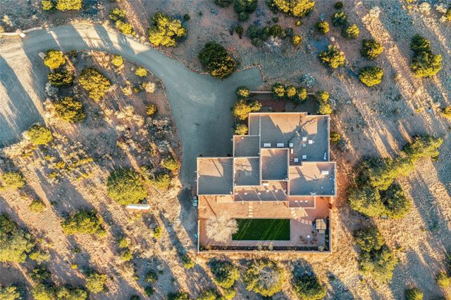 17 Sueno De Santa Fe, Santa Fe, NM 87505